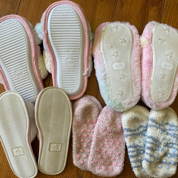 Girls slipper lot size 12/13 - Picture 2 of 2
